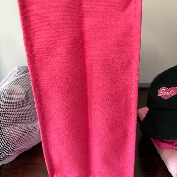 🎀 Barbie Bundle – Tote Bag, Hats, Towel, Purse & More! Pink Perfection 💖 - Picture 7 of 16